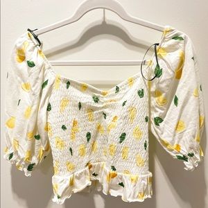 SMOCKED LEMON PUFF SLEEVE TOP